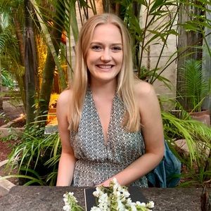 Meet your Posher, Stephanie